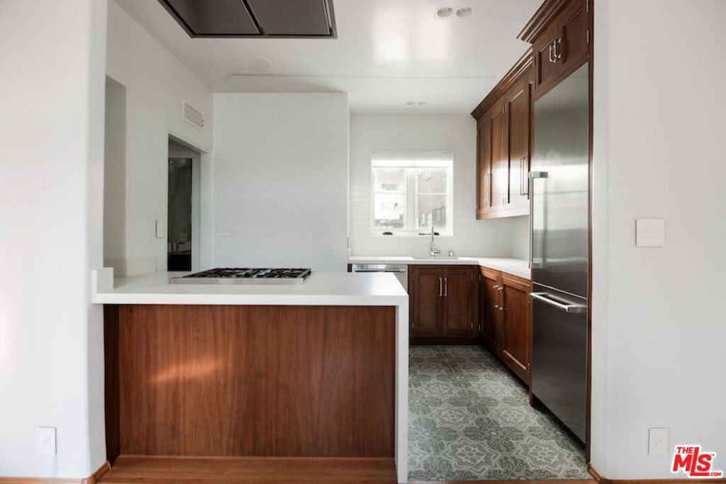 1302 Sweetzer Avenue 101