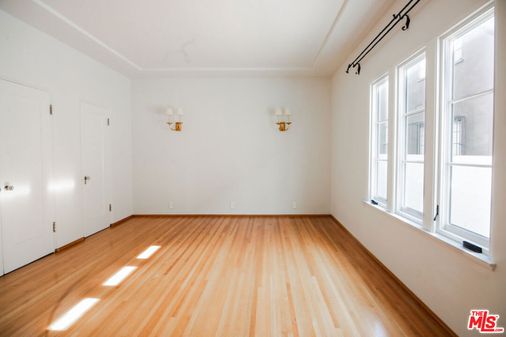 1302 Sweetzer Avenue 101