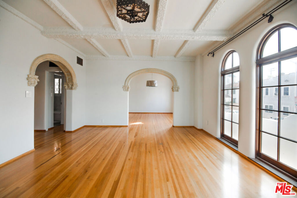 1302 Sweetzer Avenue 101