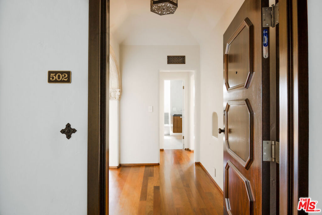 1302 Sweetzer Avenue 502