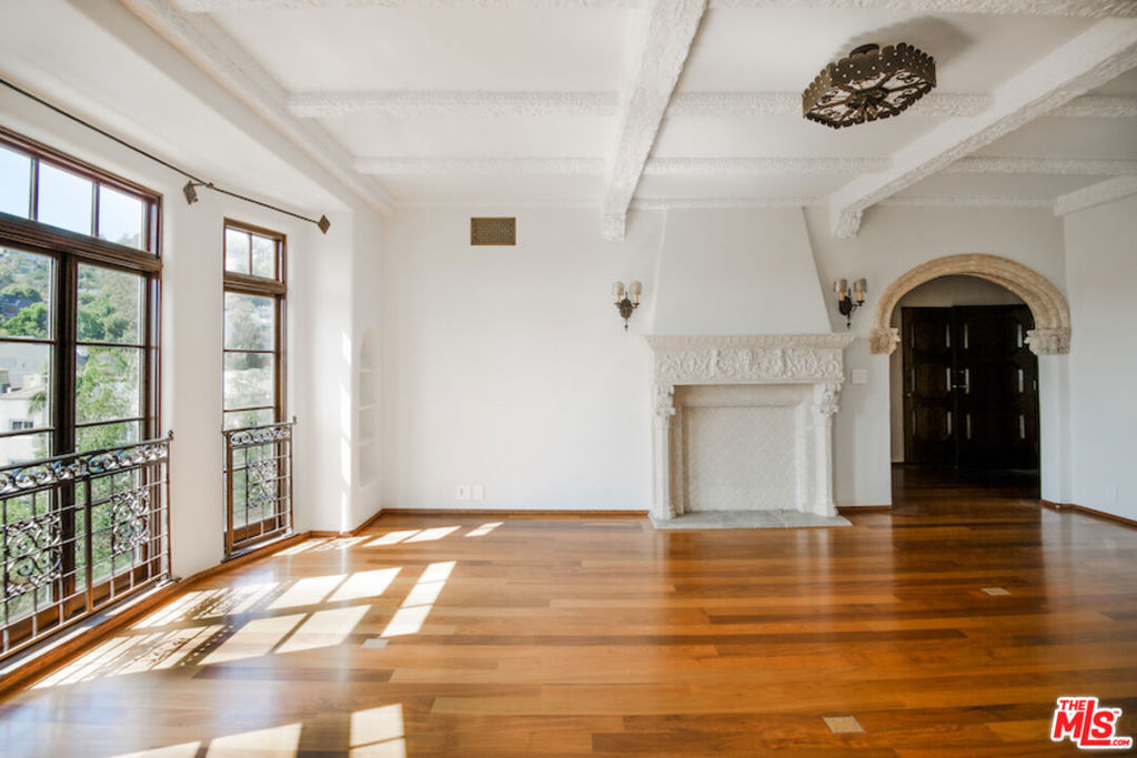 1302 Sweetzer Avenue 502