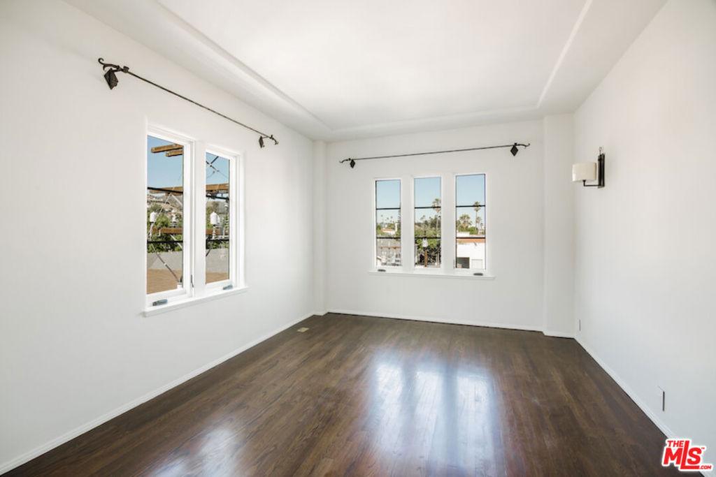 1302 Sweetzer Avenue 505