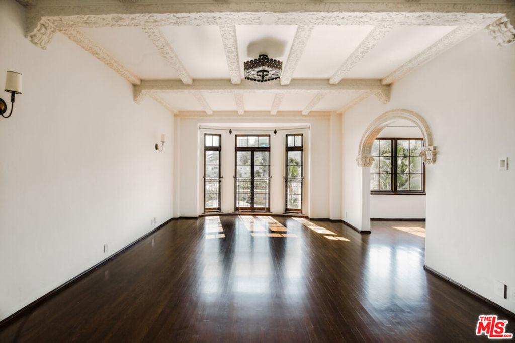 1302 Sweetzer Avenue 505