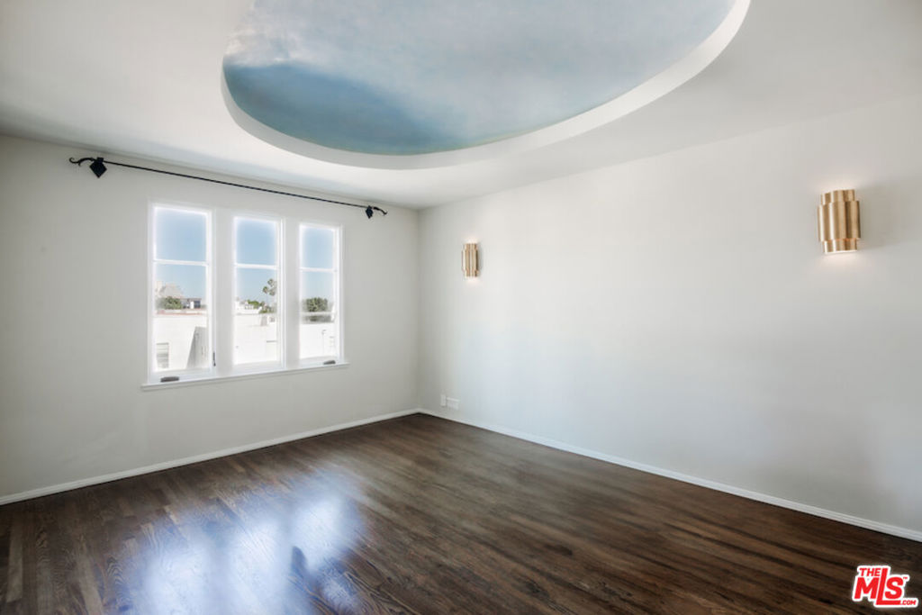 1302 Sweetzer Avenue 504