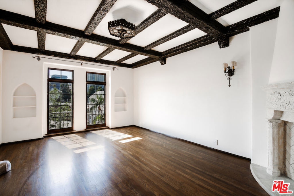 1302 Sweetzer Avenue 504