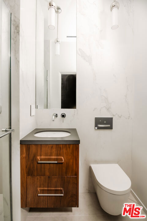 1302 Sweetzer Avenue 602