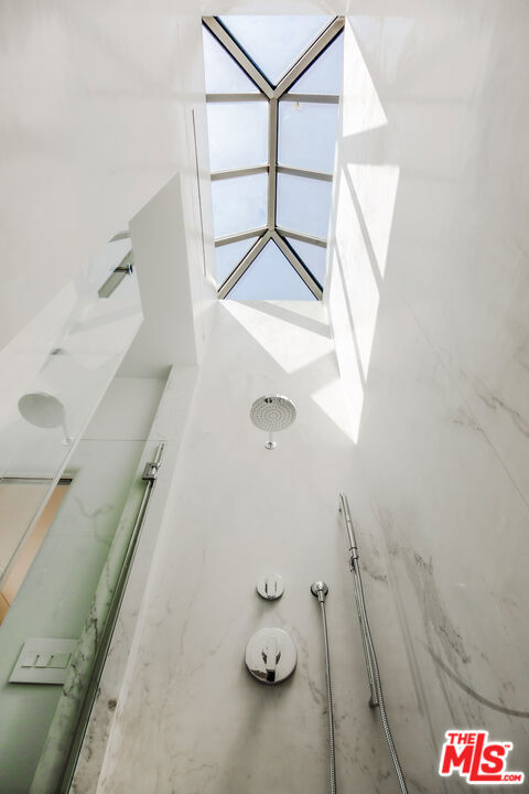 1302 Sweetzer Avenue 602