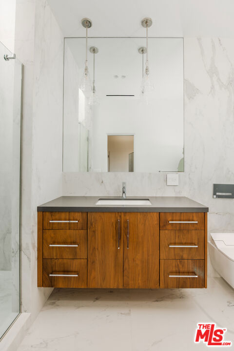 1302 Sweetzer Avenue 602