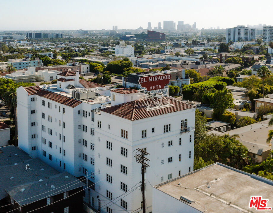 1302 Sweetzer Avenue 602