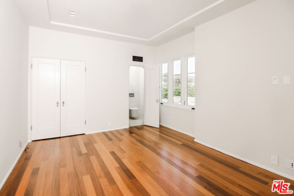 1302 Sweetzer Avenue 602