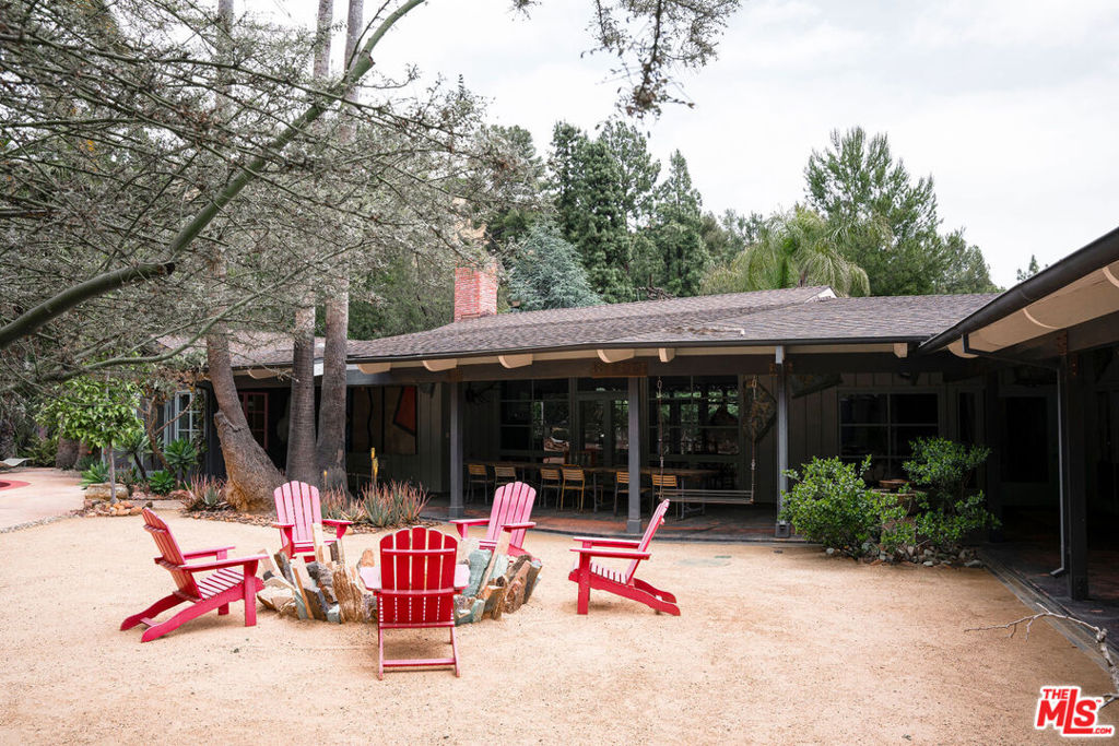 4078 Mandeville Canyon Rd. Road