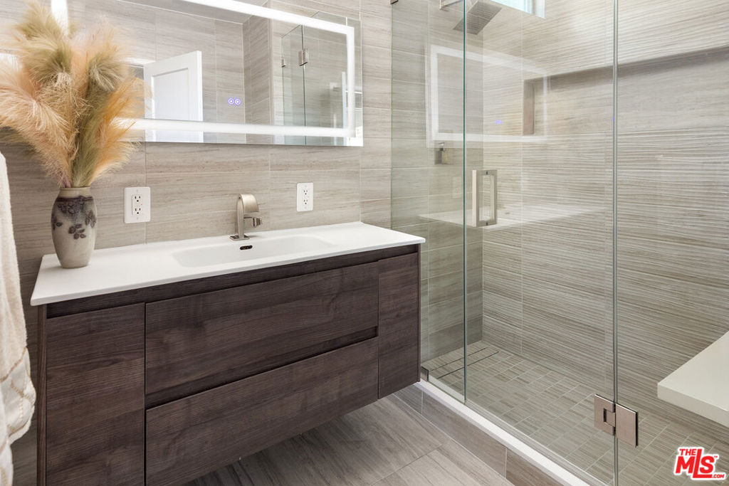 5536 Carpenter Avenue