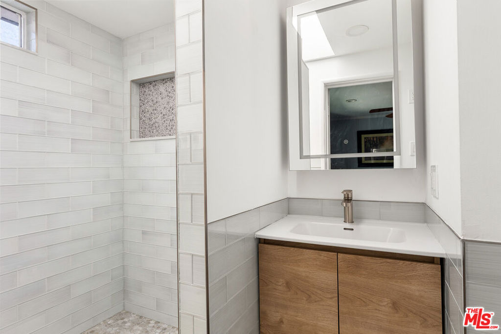 5536 Carpenter Avenue