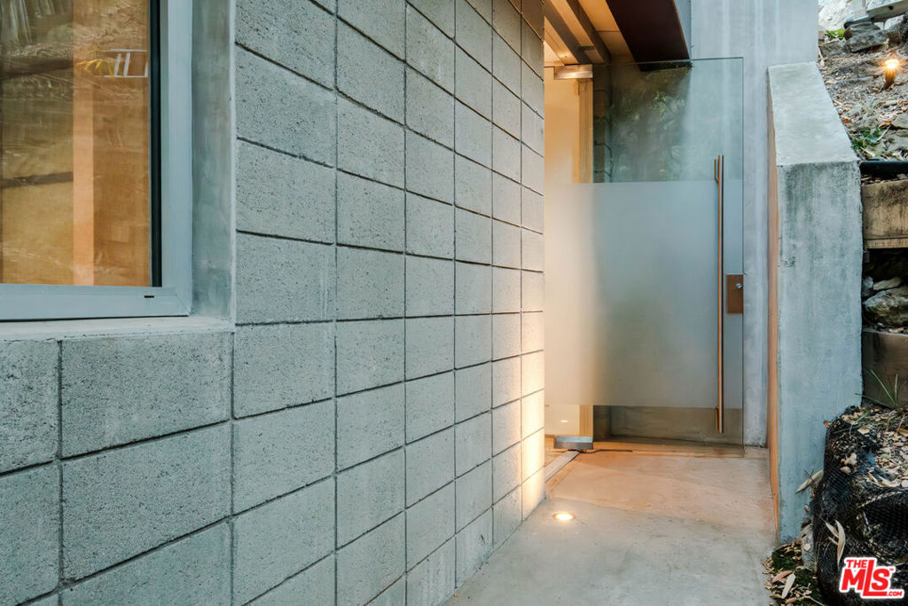 10060 Westwanda Drive