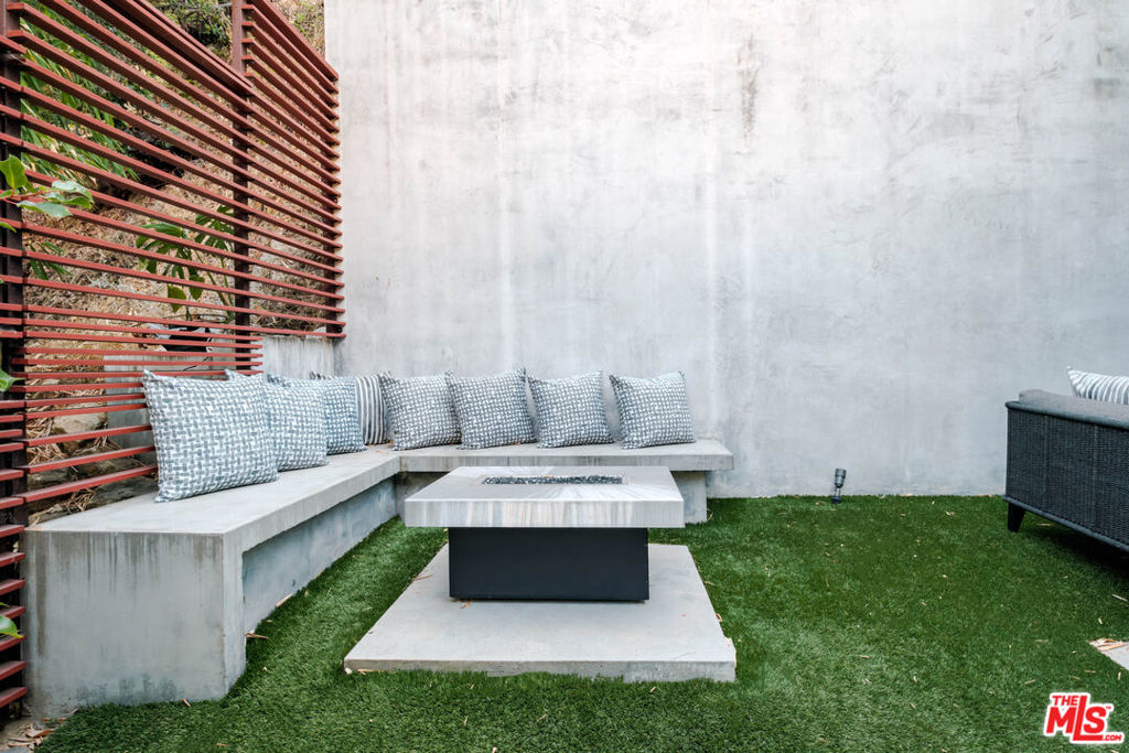 10060 Westwanda Drive