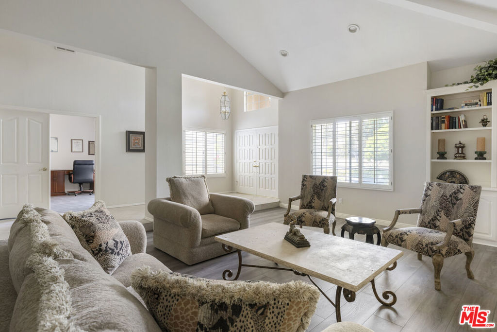 23686 Ingomar Street