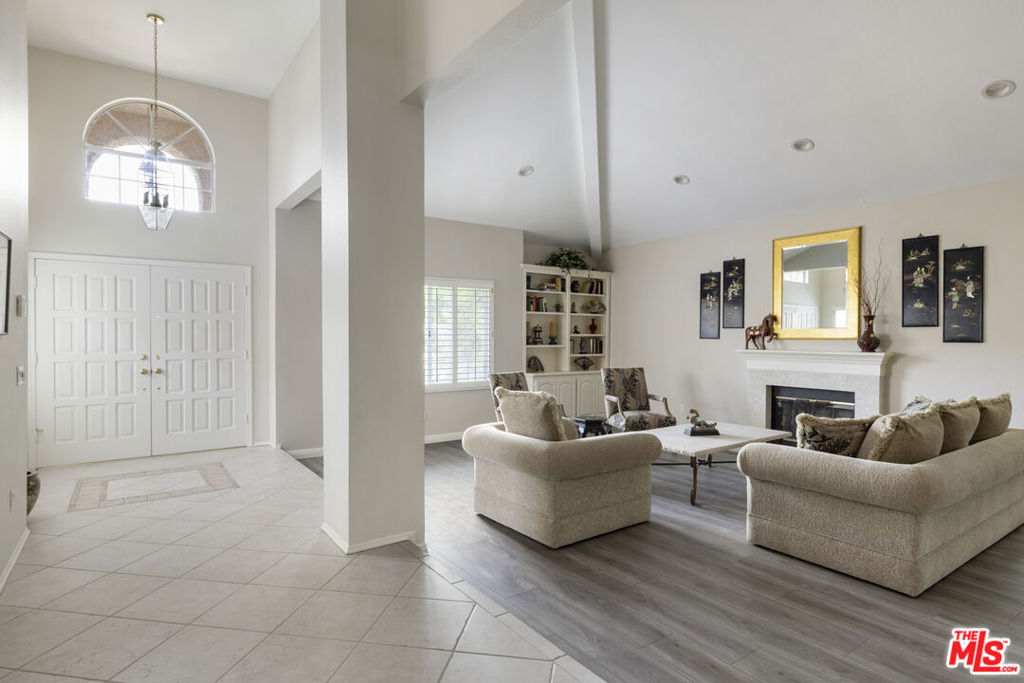 23686 Ingomar Street