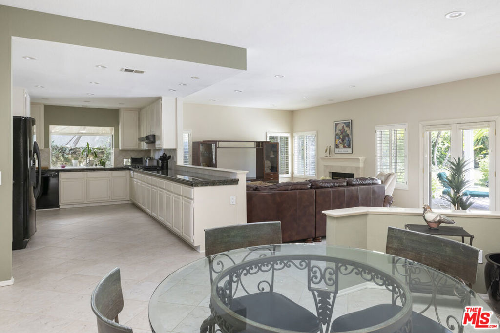 23686 Ingomar Street