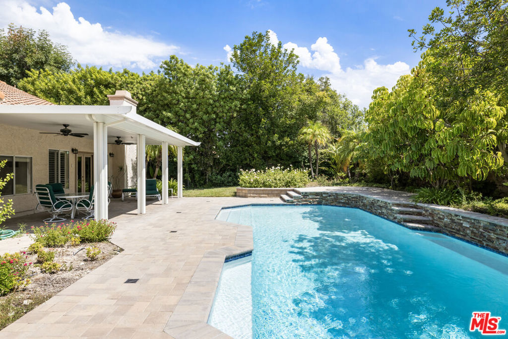 23686 Ingomar Street