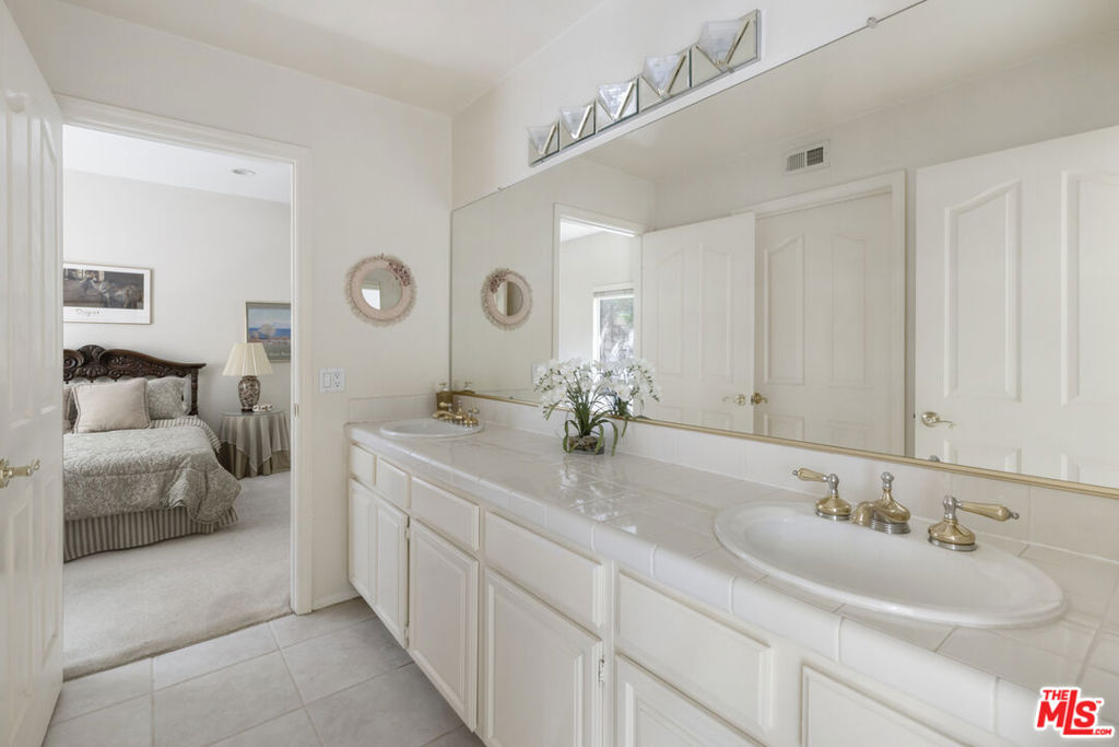 23686 Ingomar Street