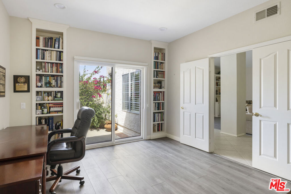 23686 Ingomar Street