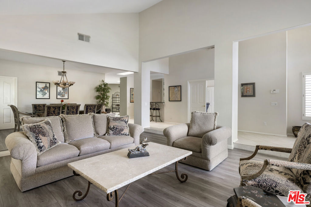 23686 Ingomar Street