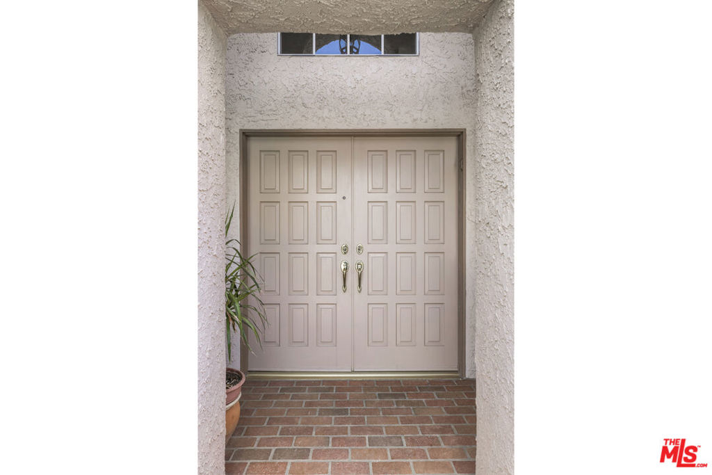 23686 Ingomar Street