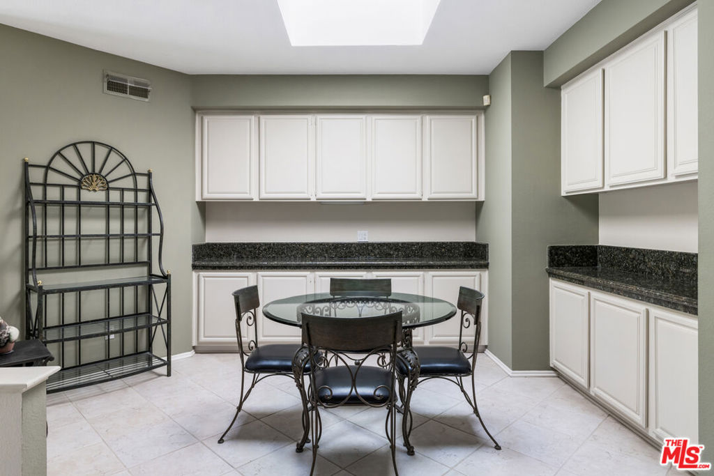 23686 Ingomar Street