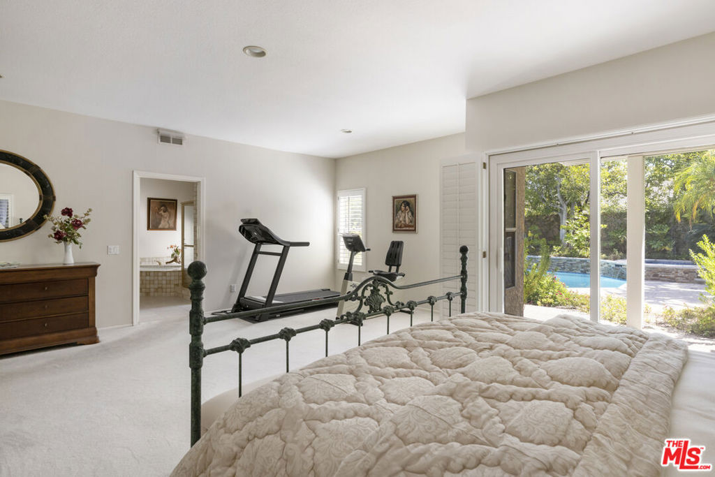 23686 Ingomar Street