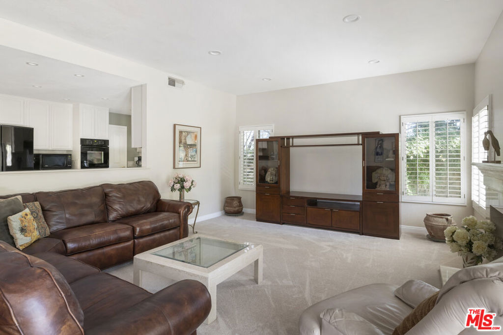 23686 Ingomar Street