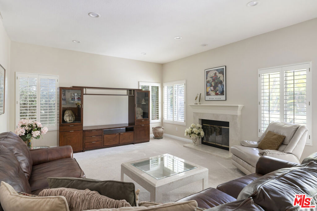 23686 Ingomar Street