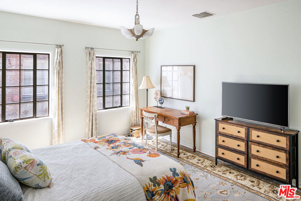 3350 James M Wood Boulevard 8