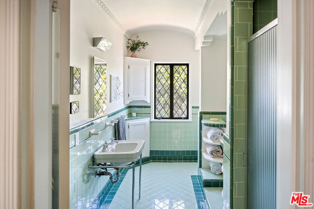 3350 James M Wood Boulevard 8