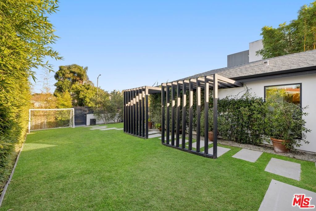 967 Vernon Avenue