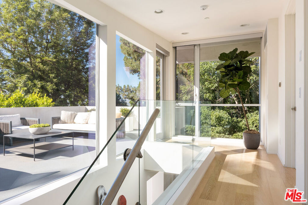 7350 Pacific View Drive