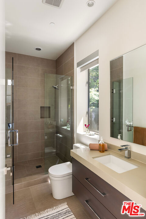 7350 Pacific View Drive