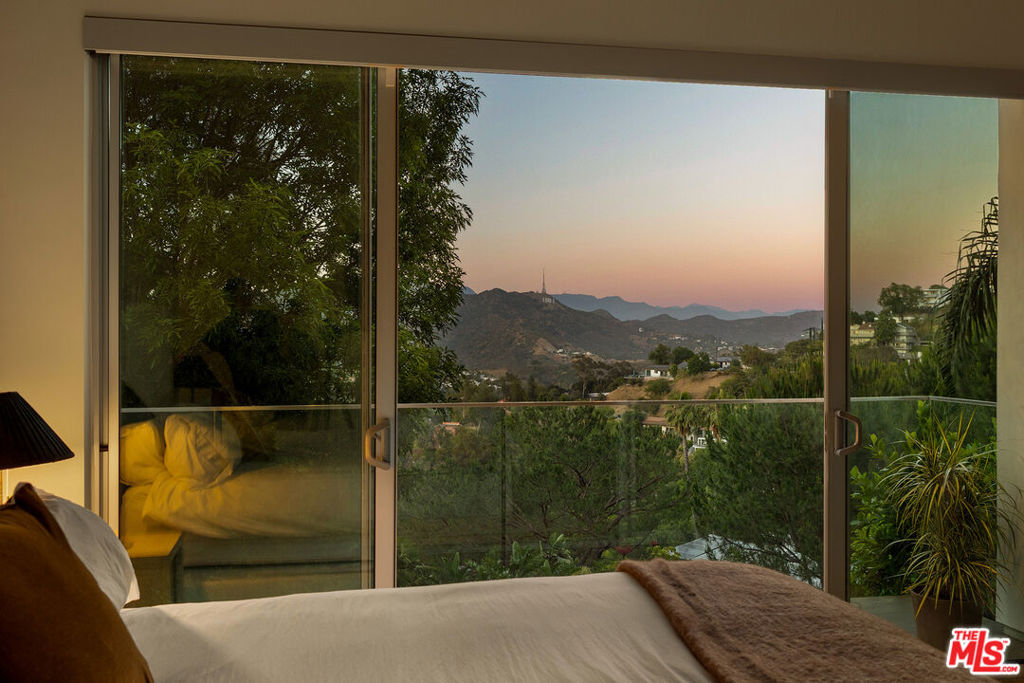 7350 Pacific View Drive