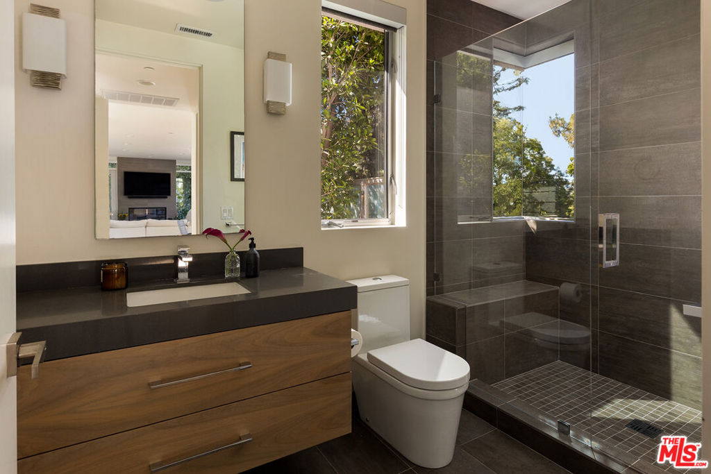 7350 Pacific View Drive