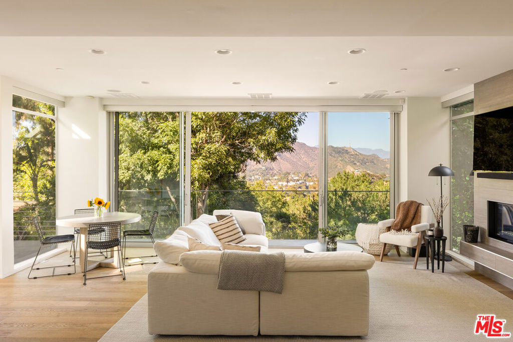 7350 Pacific View Drive