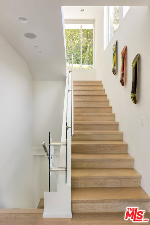 7350 Pacific View Drive