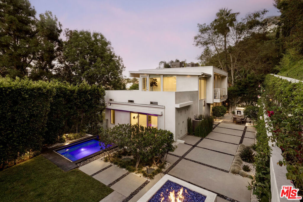 7350 Pacific View Drive