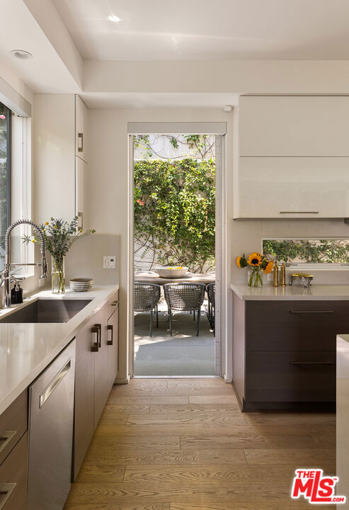 7350 Pacific View Drive