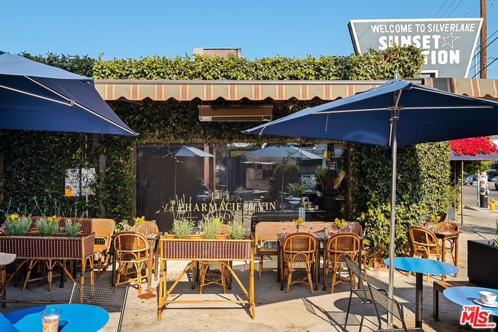 3924 W Sunset Boulevard 1