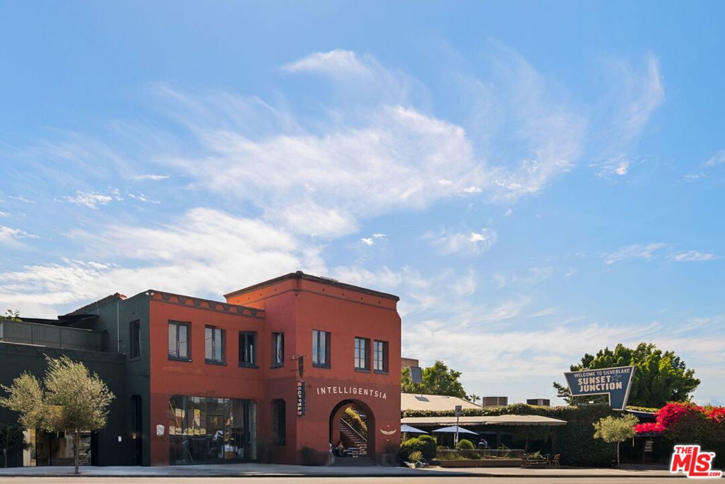 3924 W Sunset Boulevard 1