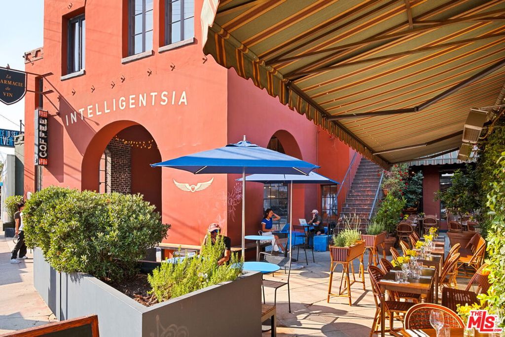 3924 W Sunset Boulevard 1