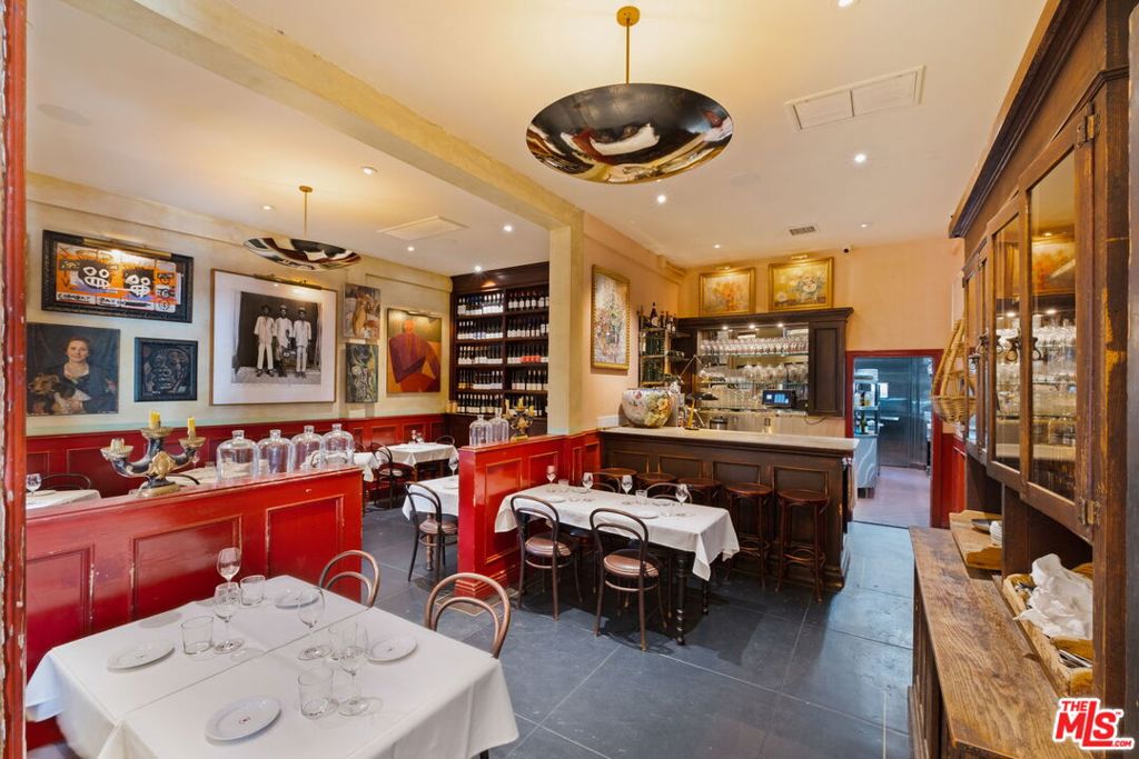 3924 W Sunset Boulevard 1