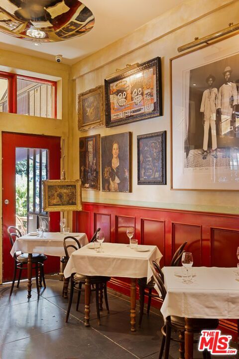 3924 W Sunset Boulevard 1