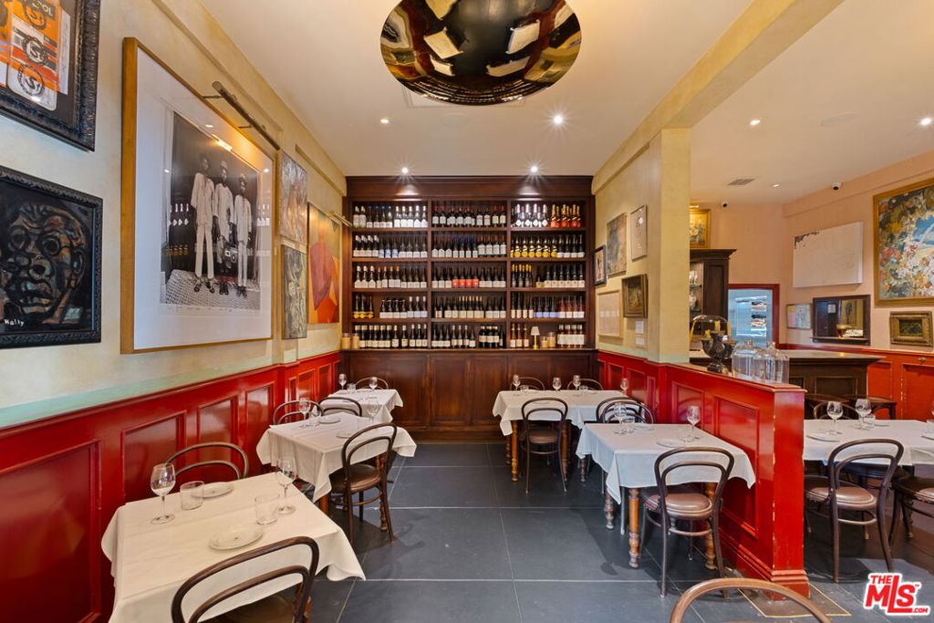 3924 W Sunset Boulevard 1