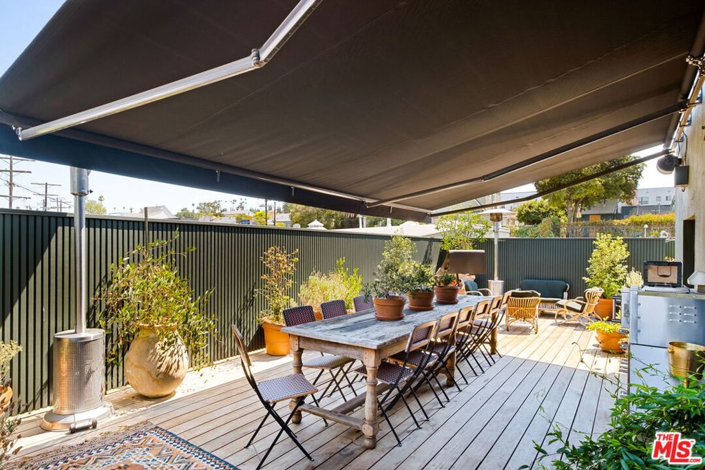 3924 W Sunset Boulevard 1