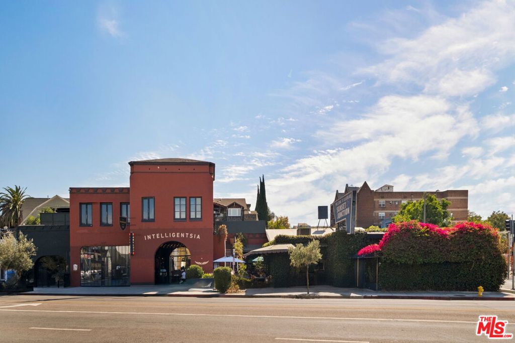 3924 W Sunset Boulevard 1